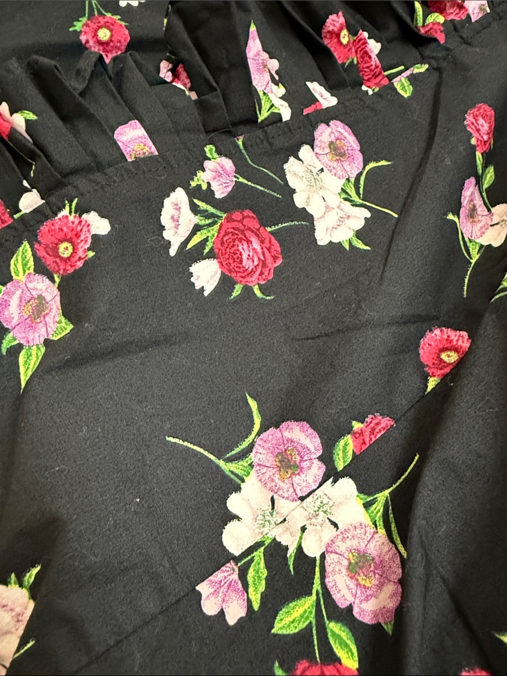 Express Black Floral Ruffle Shell Top - Picture 4 of 5